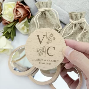 Wedding Gifts for Guests Customized Wooden Makeup Mirrors Wedding Favor Souvenirs Personalized Pocket Mirror with Bag